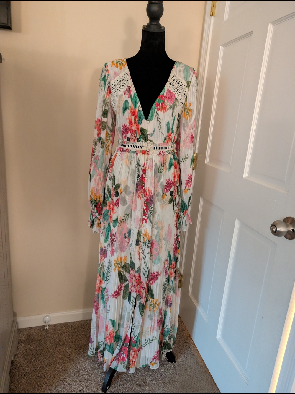 NWT Rococo Sand Rue Floral Pleated Crochet Maxi Dress Small White Multi
